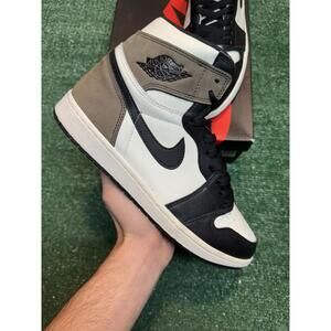 Jordan Retro 1 Dark Mocha Size 11.5